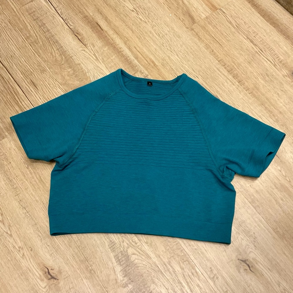 Alphalete Crop